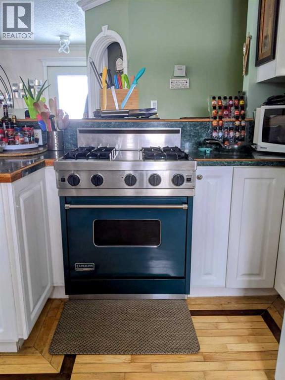 710 3 Avenue - Photo 4