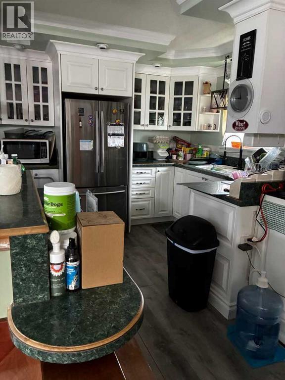 710 3 Avenue - Photo 2