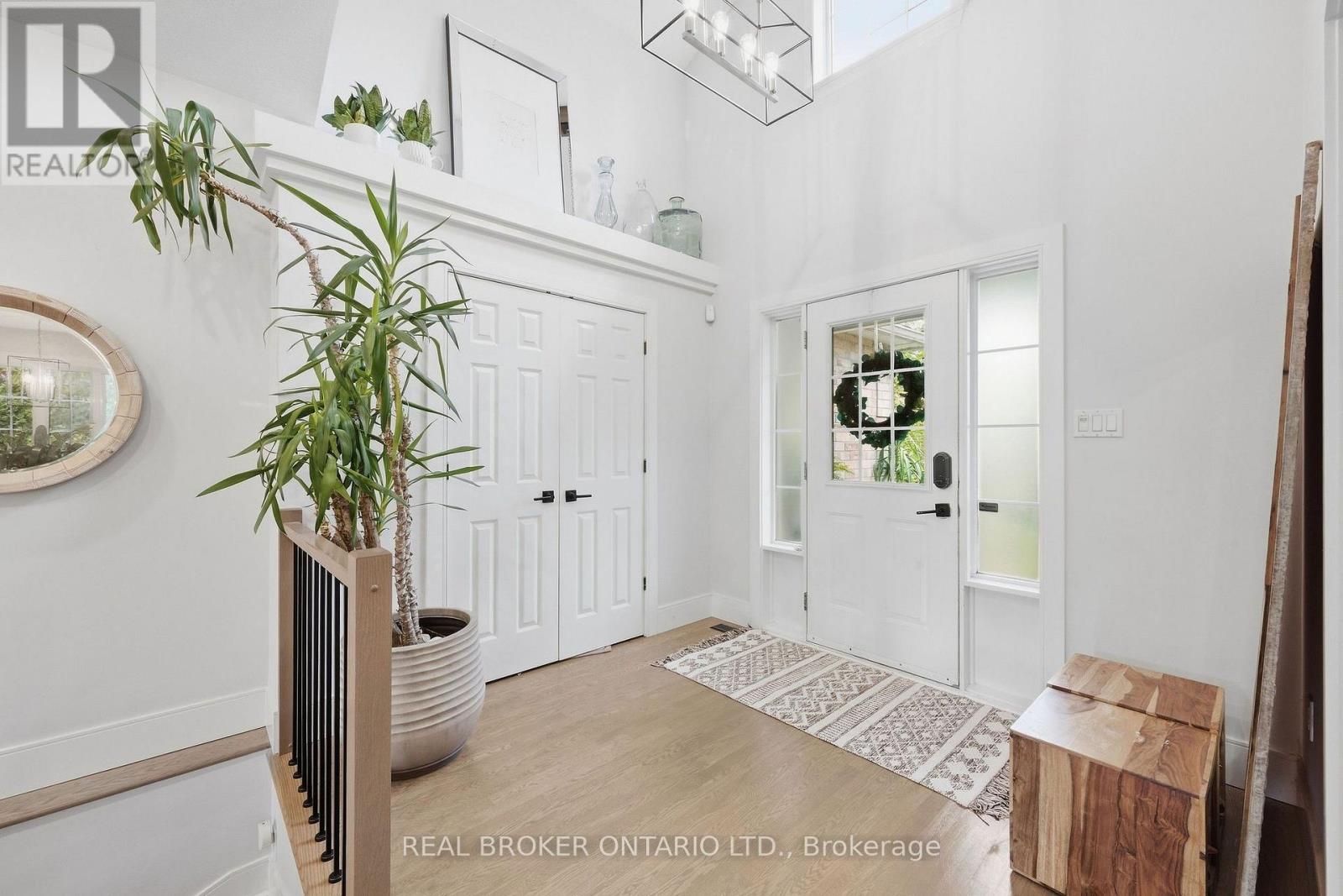 8 SAWGRASS CIRCLE