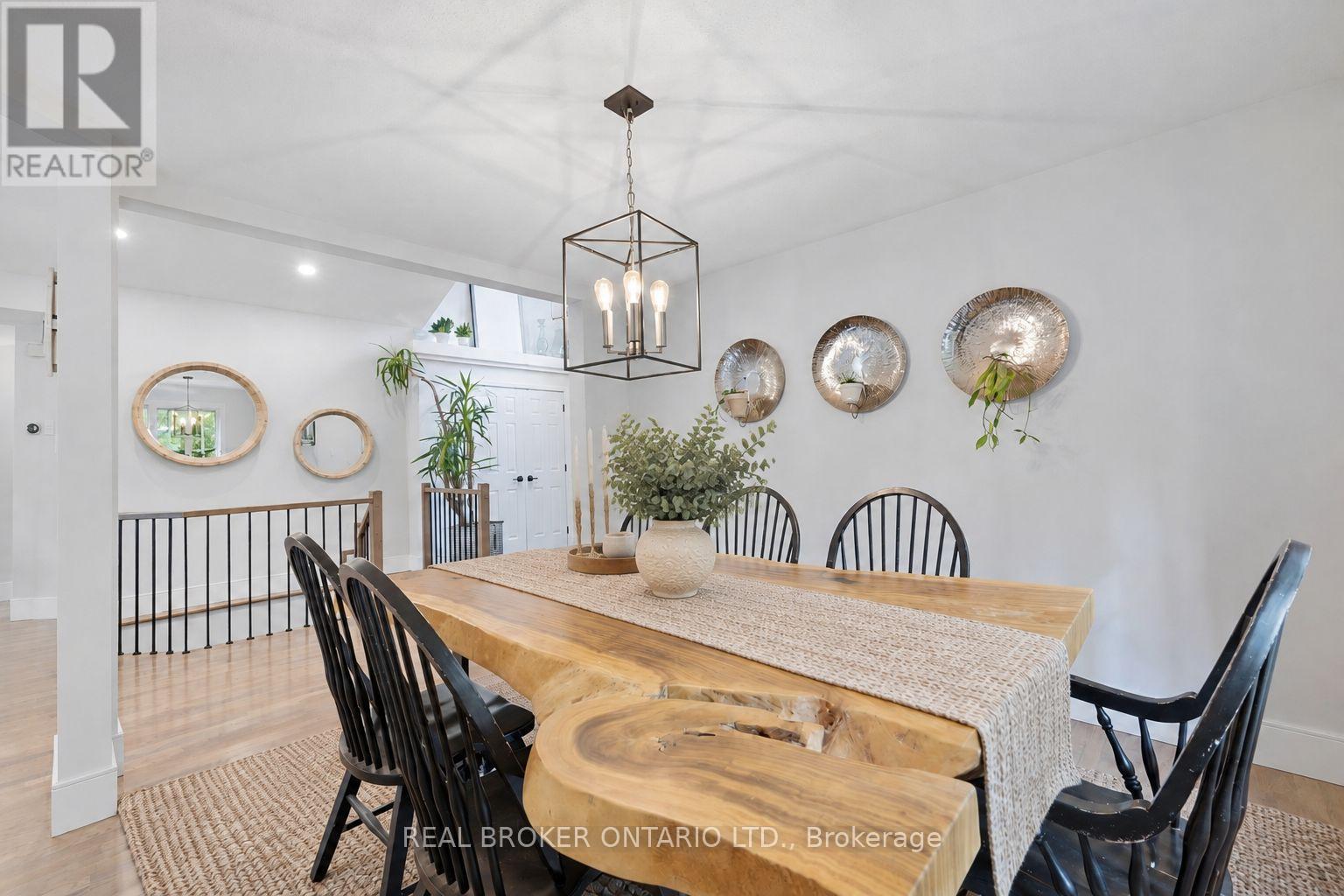 8 SAWGRASS CIRCLE