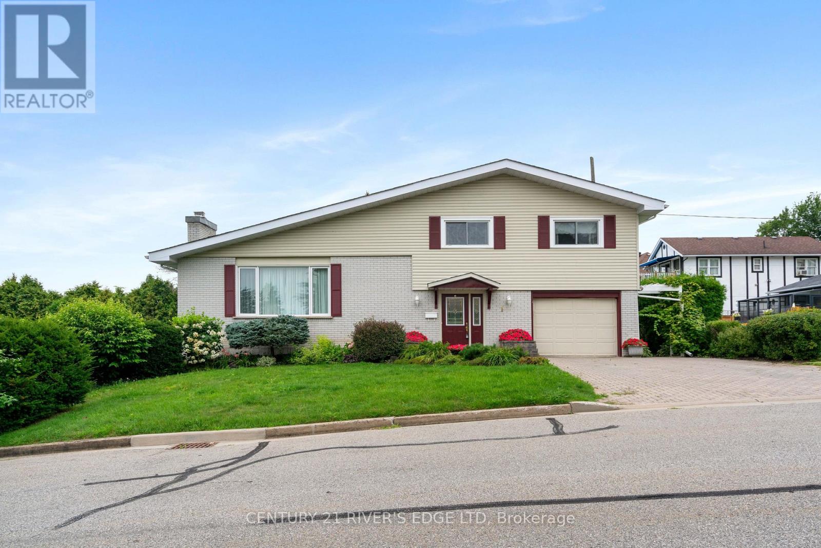 1 HARDY CRESCENT