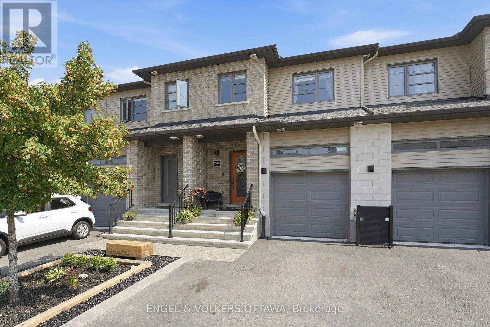 282 MUNRO STREET
