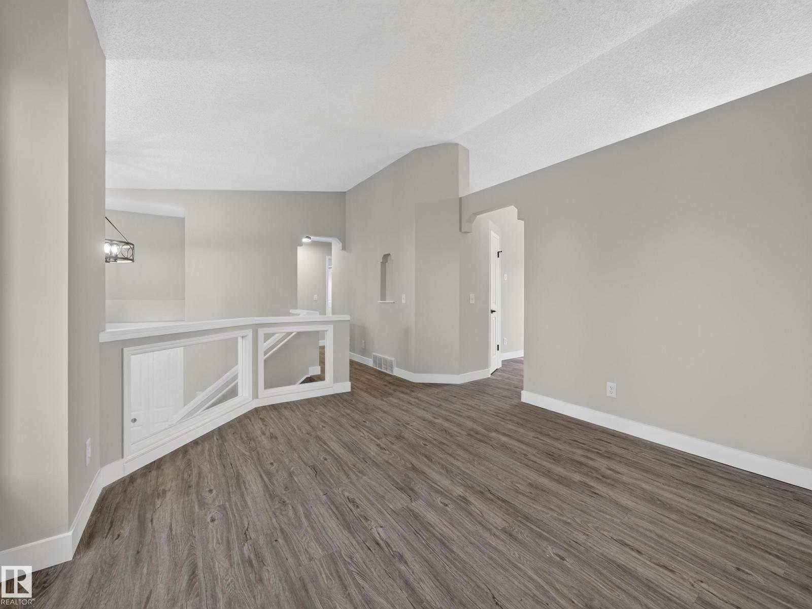 310 REGENCY DR