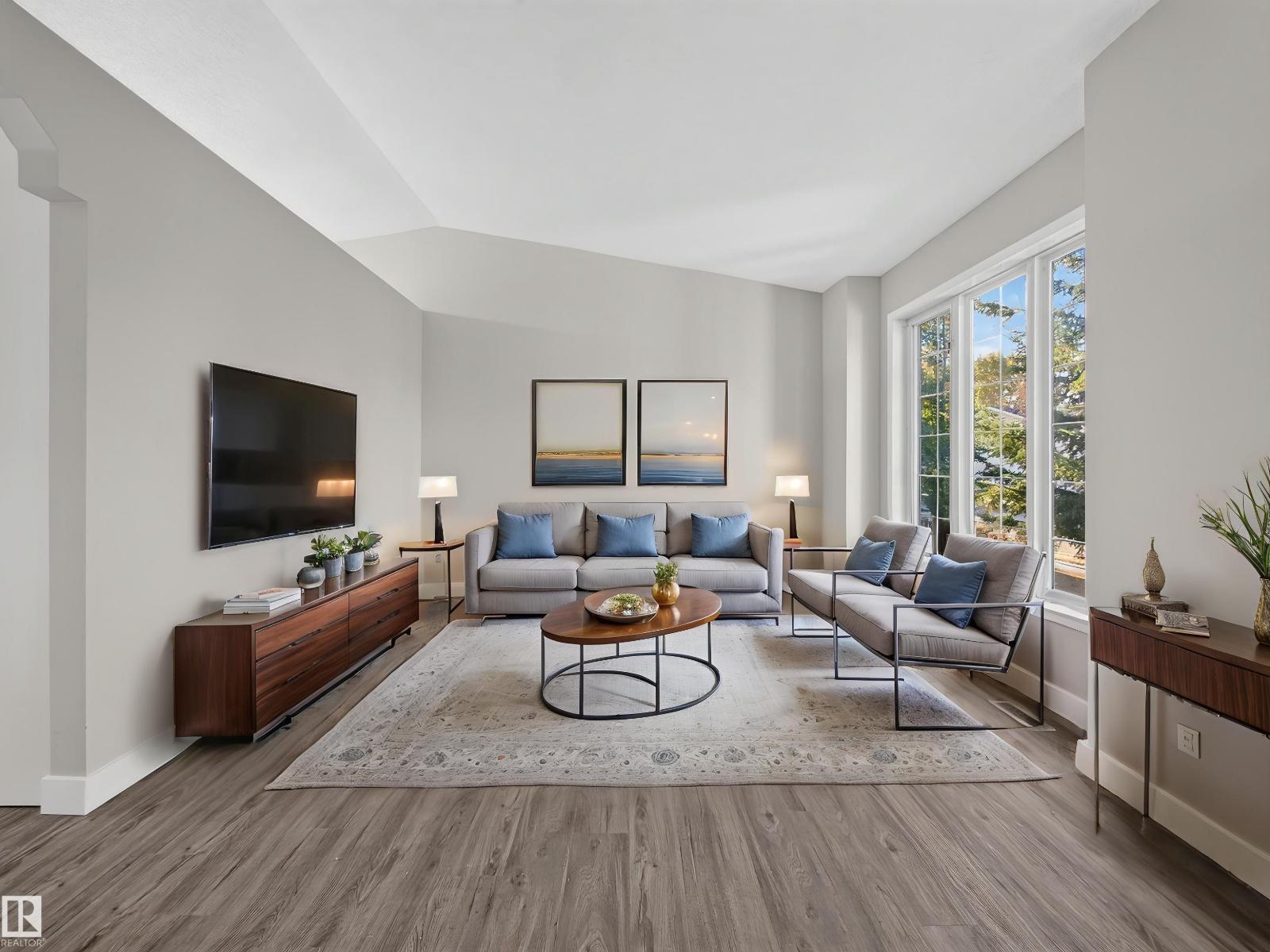 310 REGENCY DR