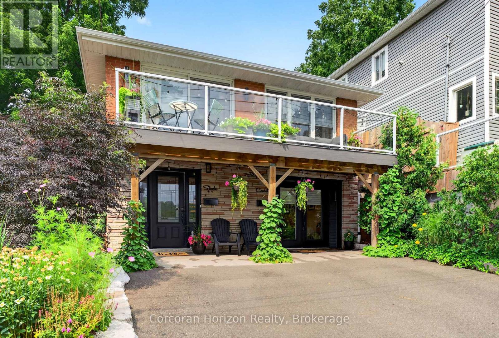 592 ABERDEEN AVENUE