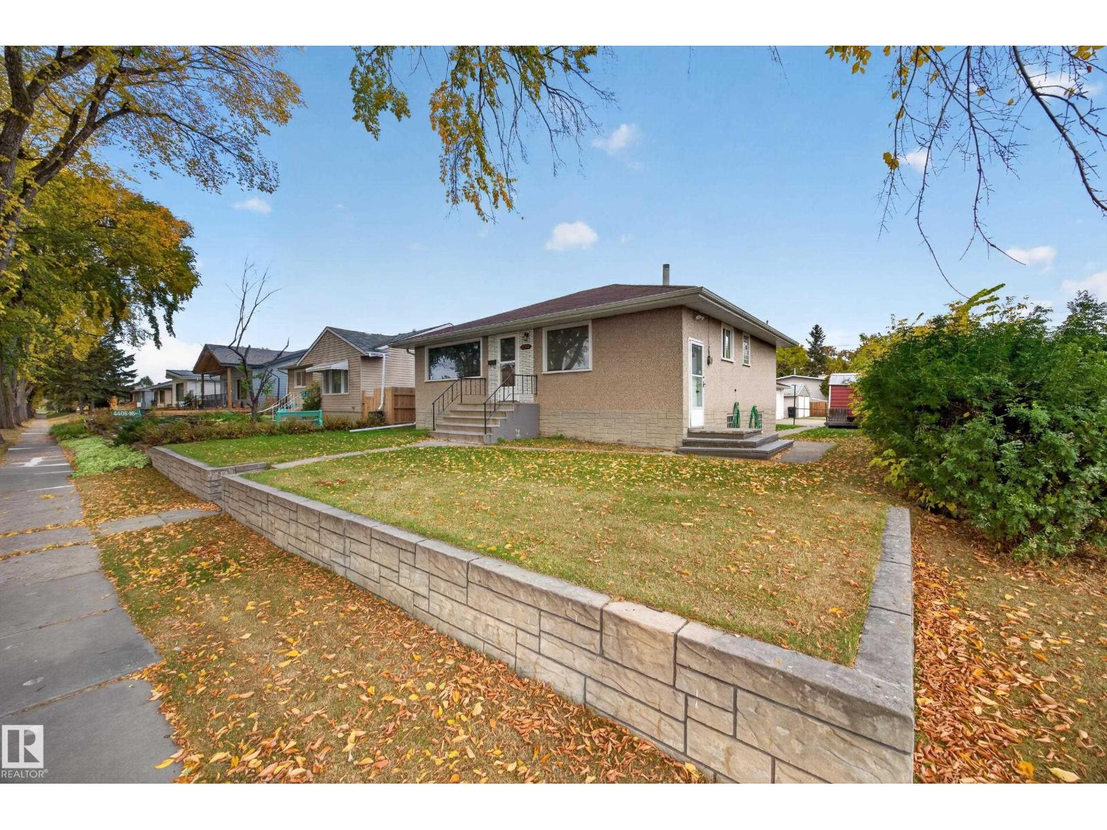 4402 116 AV NW NW