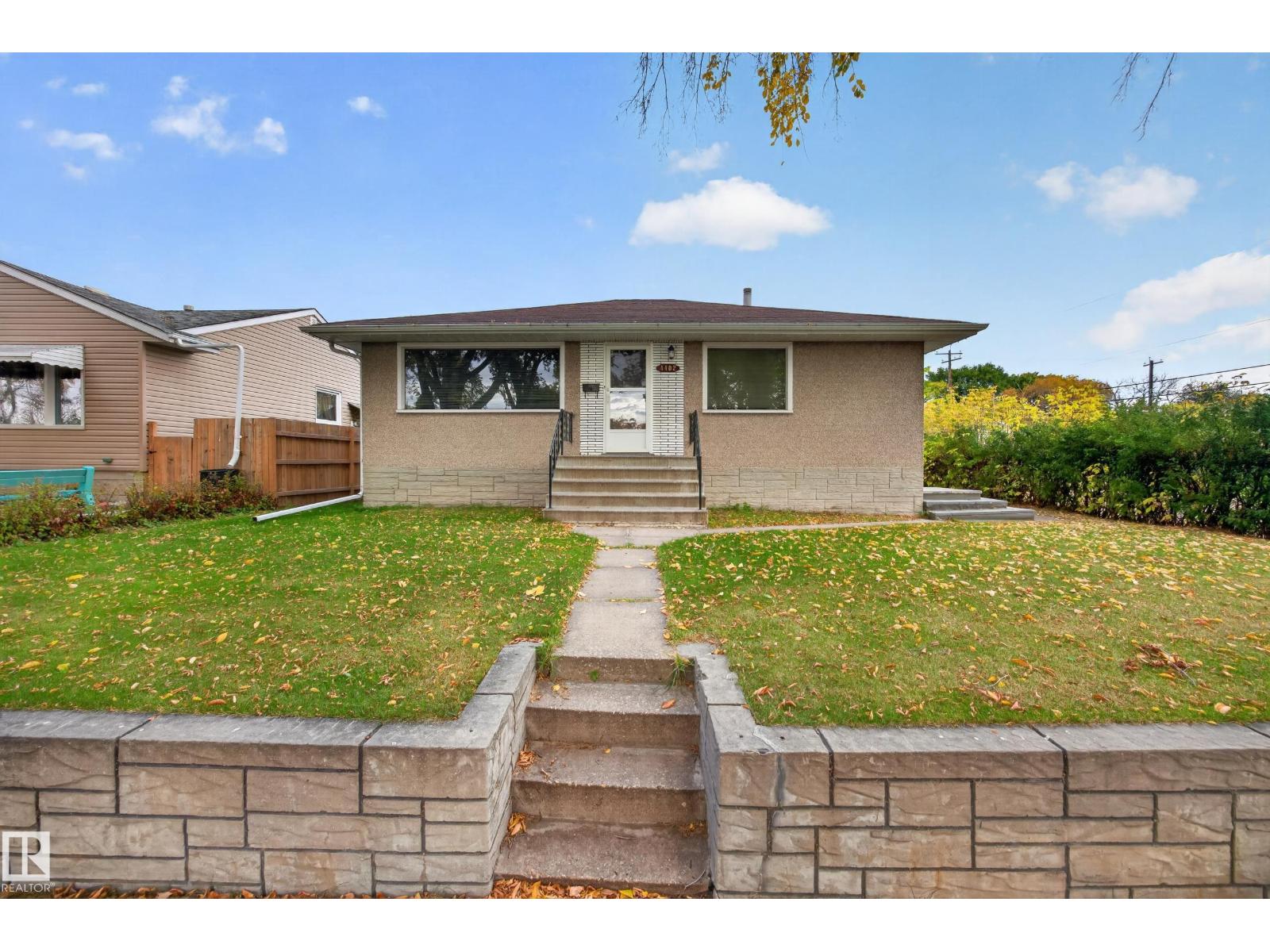 4402 116 AV NW NW