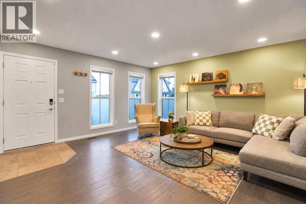 172 Elgin Meadows Park SE