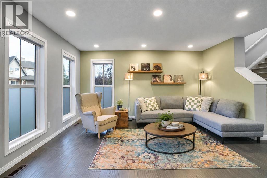 172 Elgin Meadows Park SE