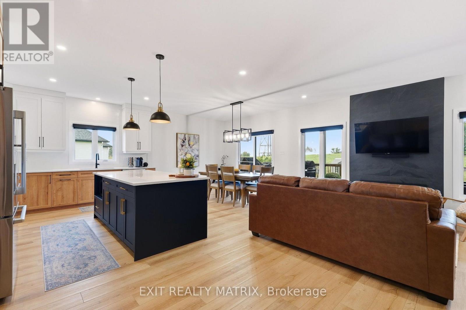 256 TRUDEAU CRESCENT - Photo 4