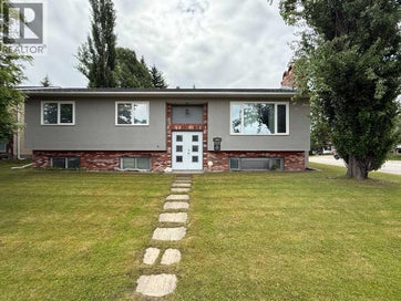 481 Mountain Street Hinton AB T7V 1J9