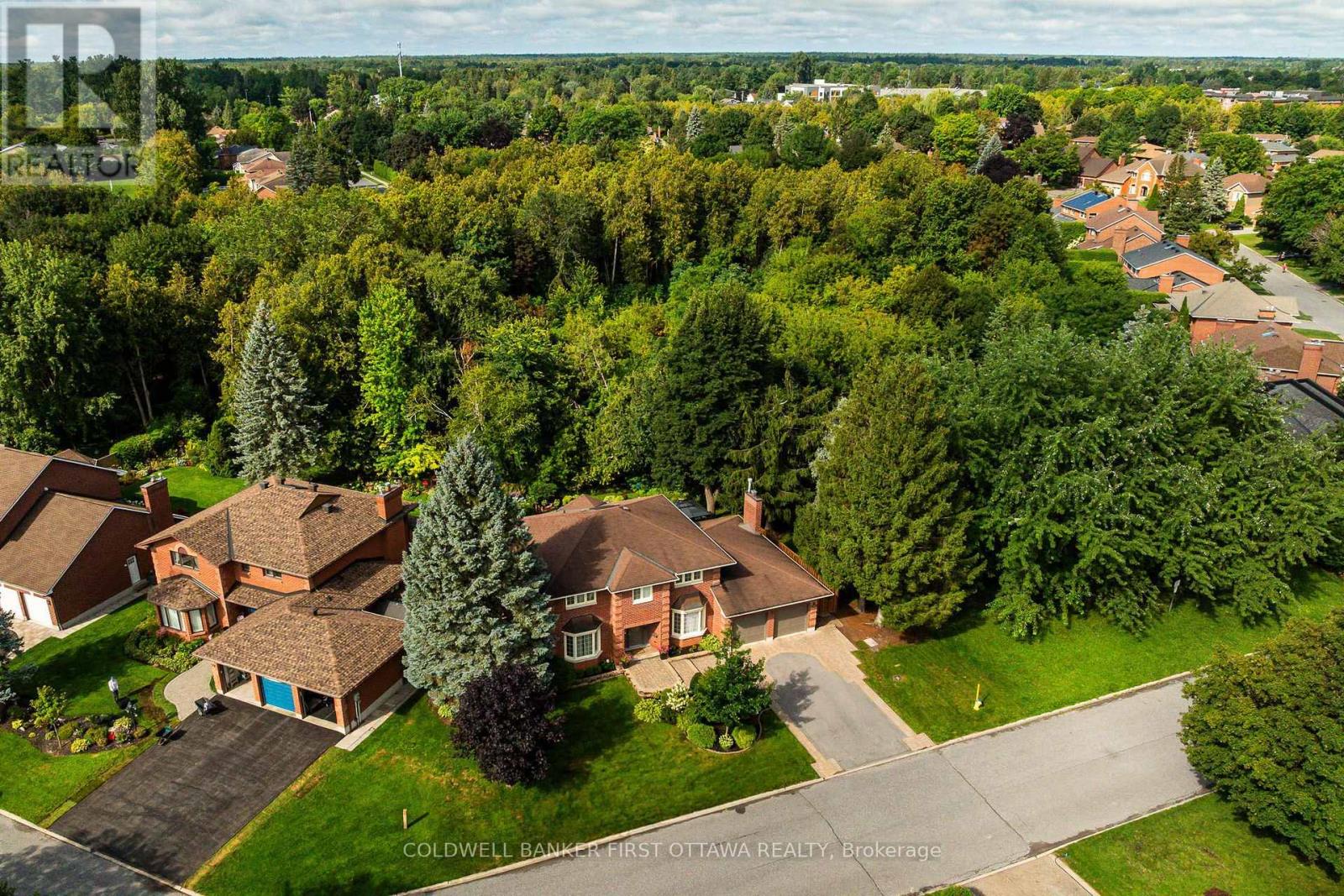 27 HAMPEL CRESCENT