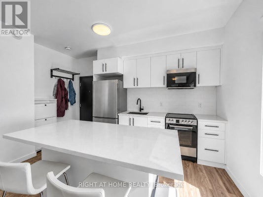 9 - 148 Glenlake Ave, Toronto (High Park North), ON 2