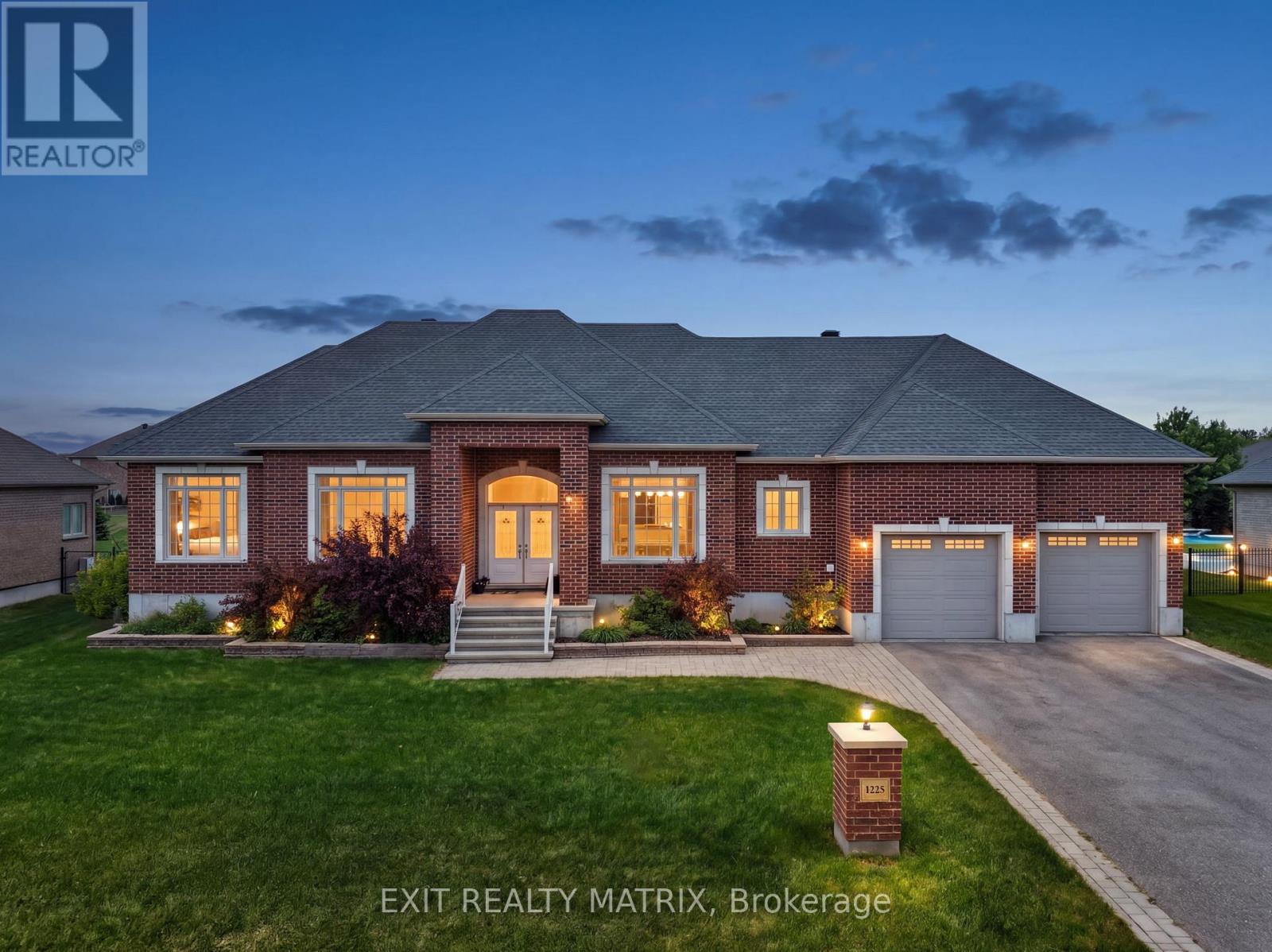 1525 RANGELAND AVENUE - Photo 2