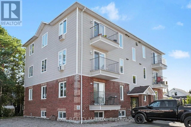 100A - 902 NOTRE DAME STREET