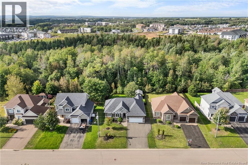 34 Valmont Crescent - Photo 2