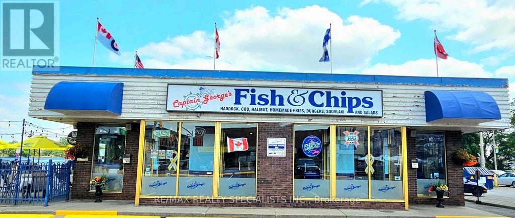 25 DUNDAS STREET W