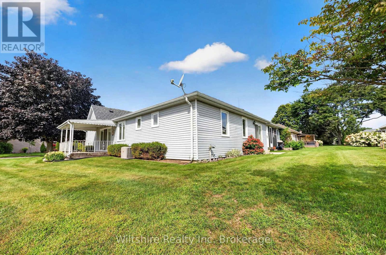 75 EDWIN CRESCENT