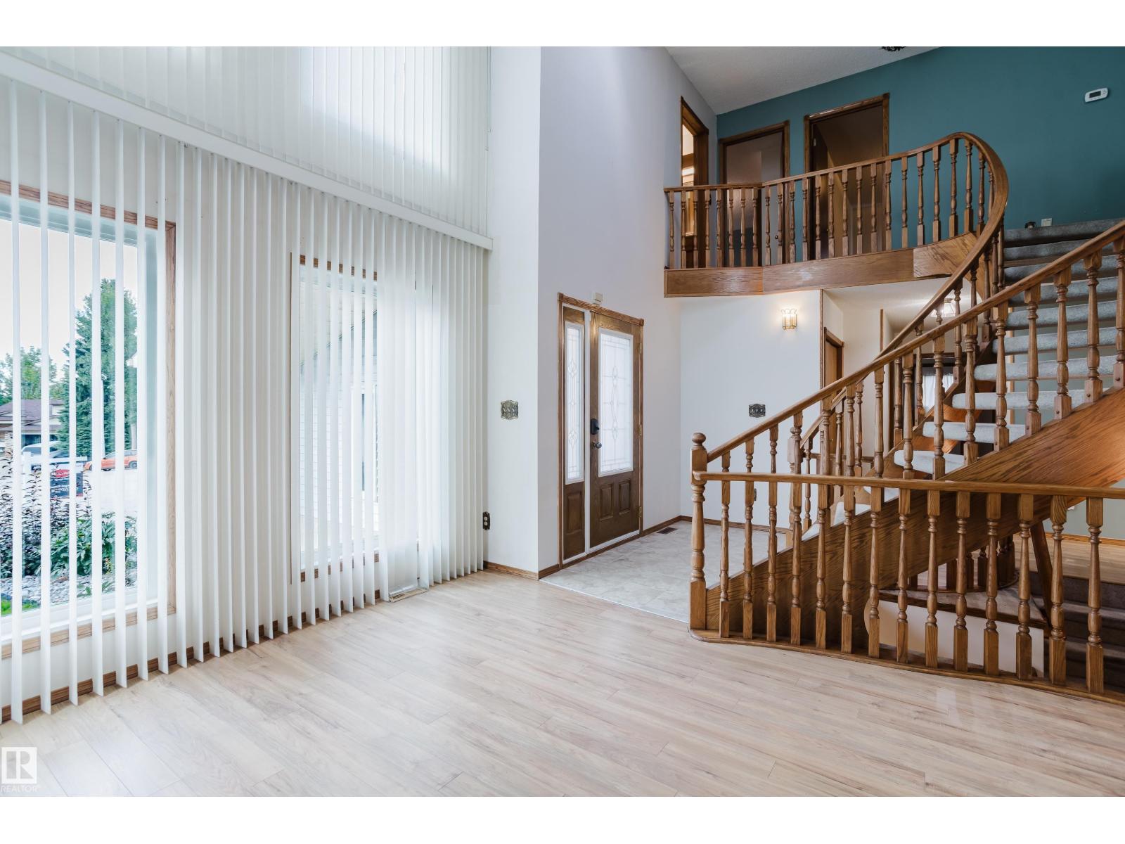 7 HILLTOP CR