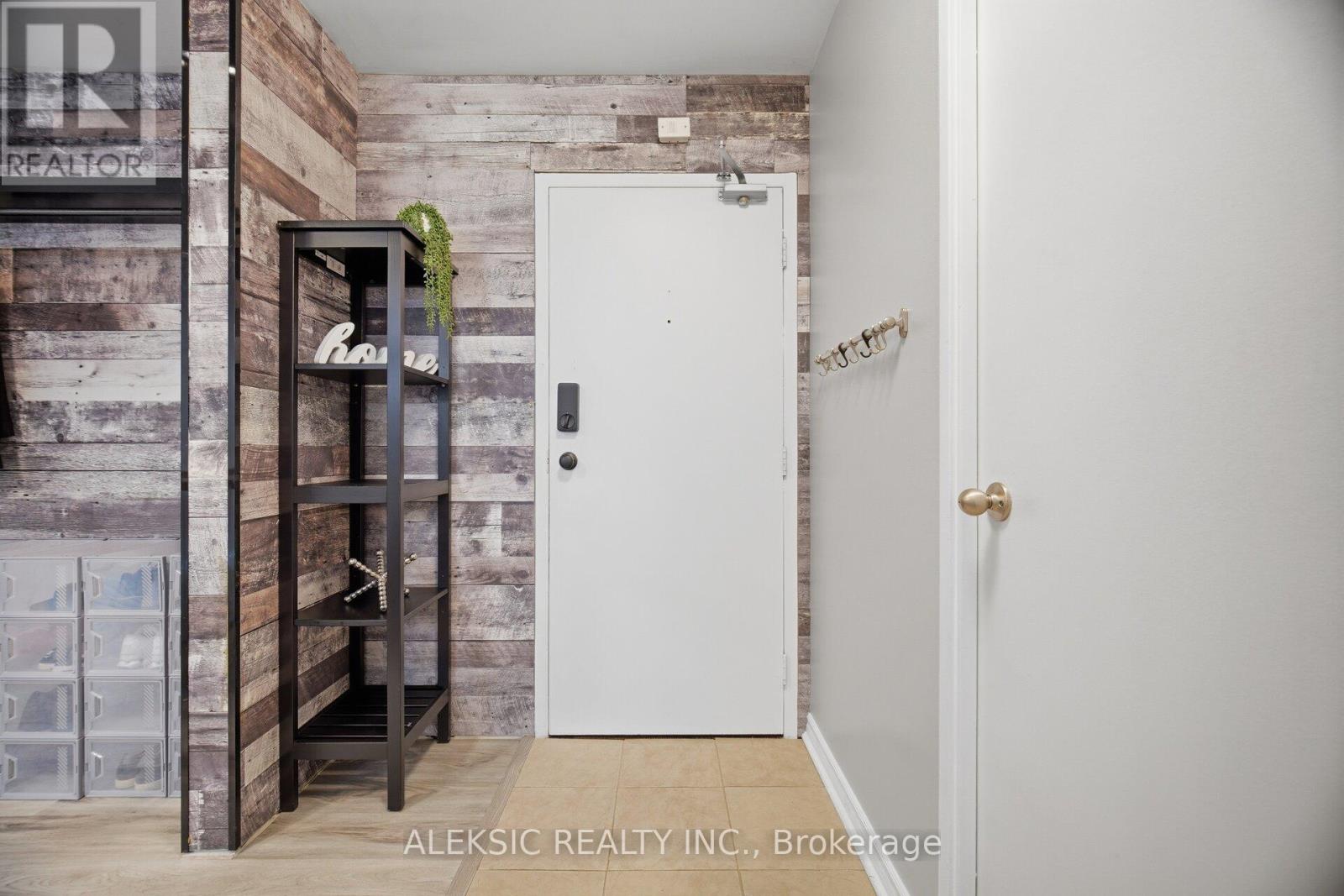 35 - 2001 BONNYMEDE DRIVE