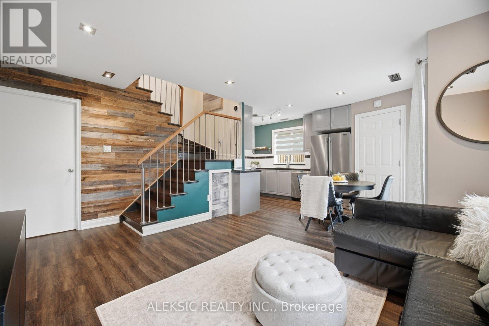 35 - 2001 BONNYMEDE DRIVE