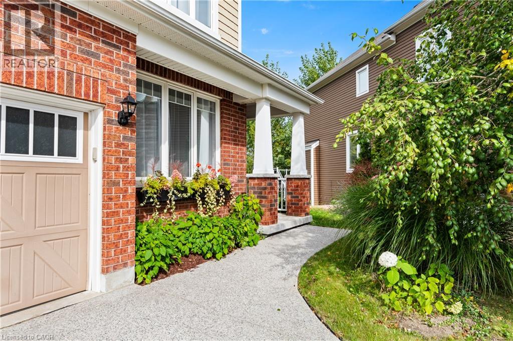 296 FALLING GREEN Crescent