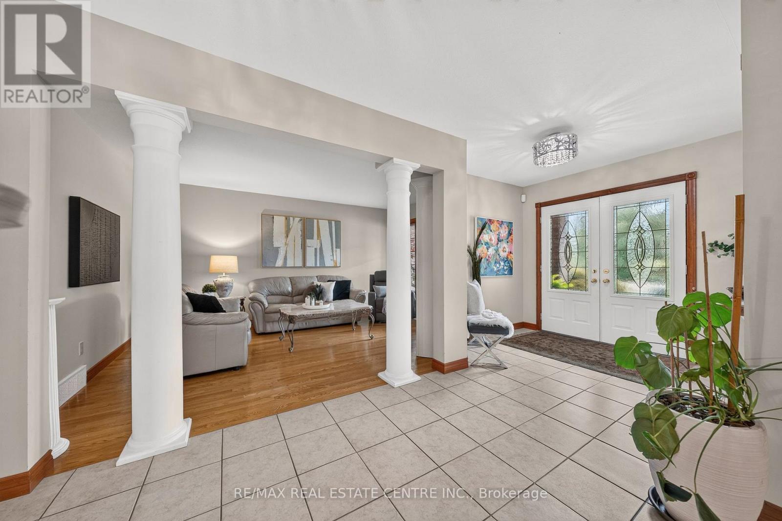 52 ARCHWOOD CRESCENT