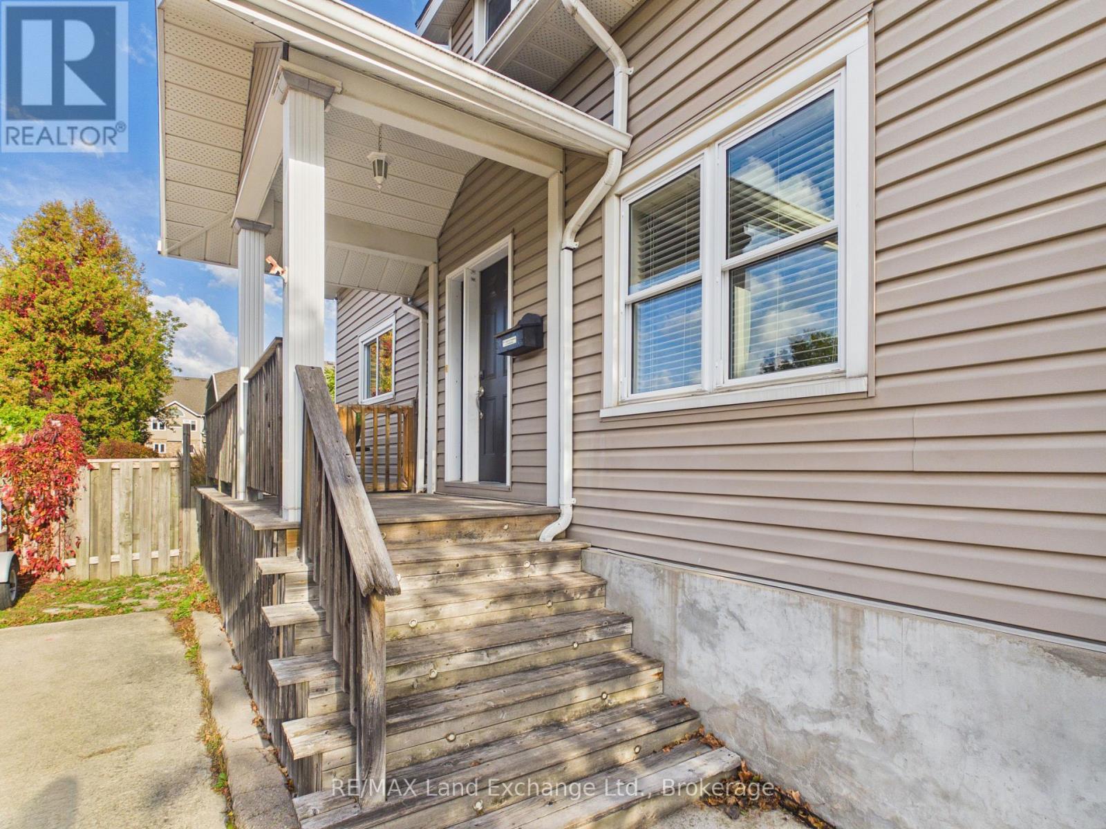 842 OLDE VICTORIA STREET