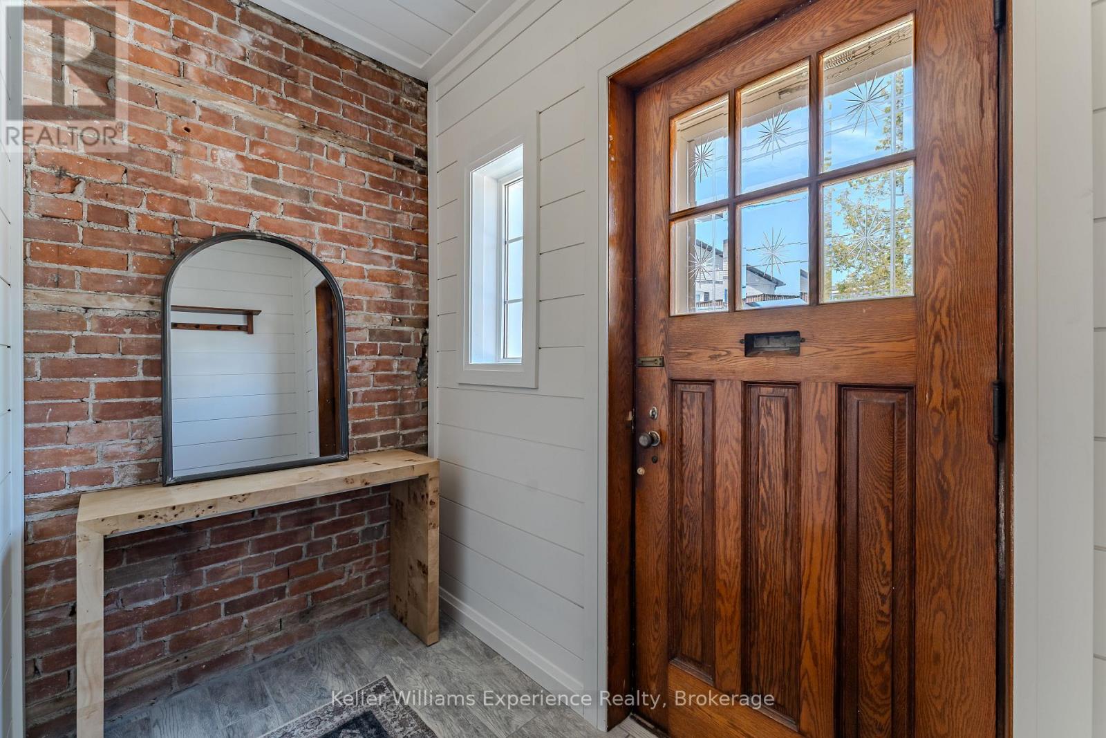 211 5TH STREET E