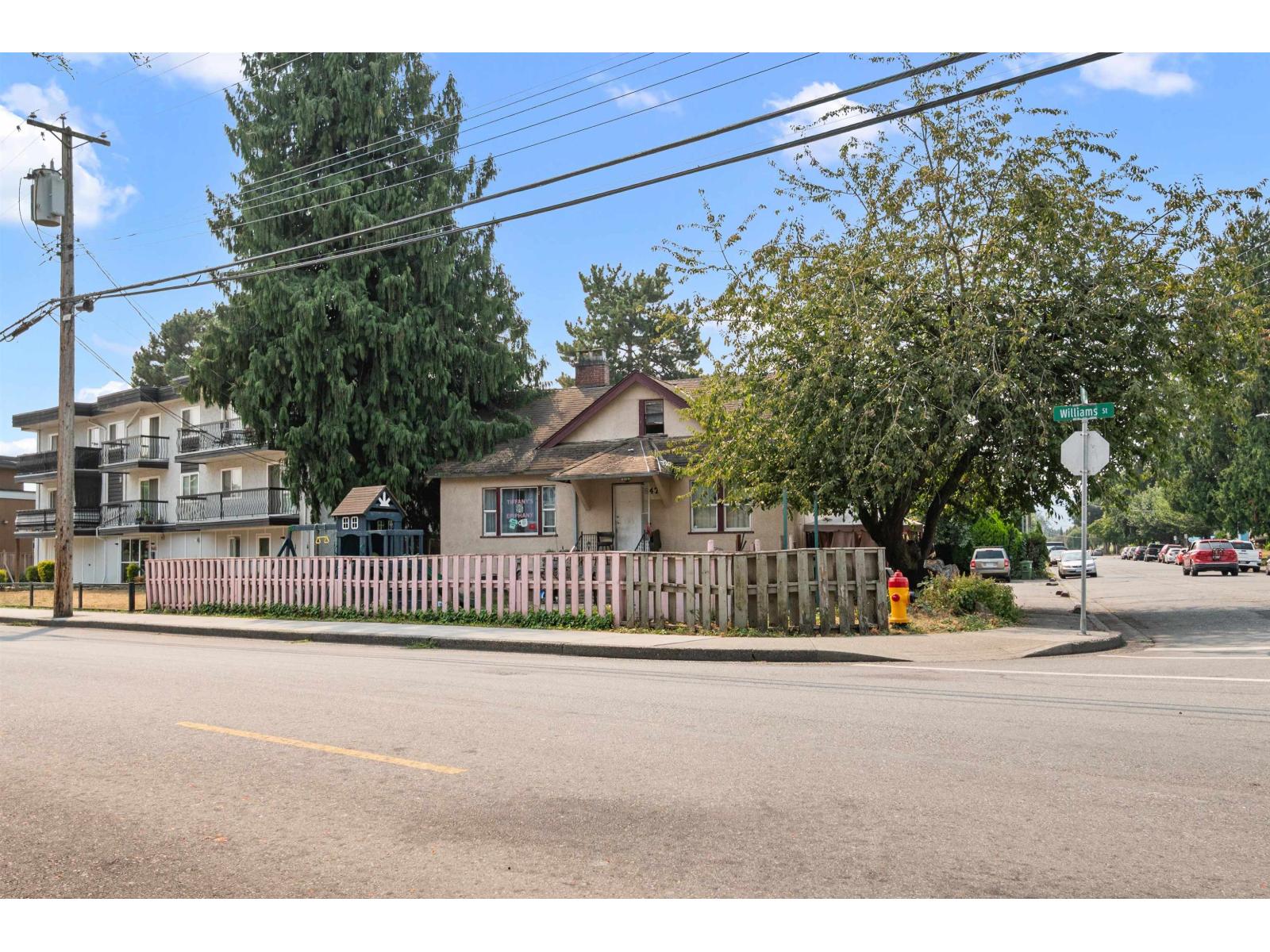 9475 WILLIAMS STREET, Chilliwack Proper East