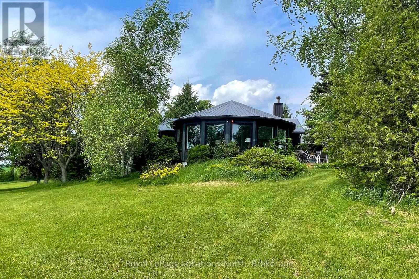 26106 EUPHRASIA ST. VINCENT TOWNLINE