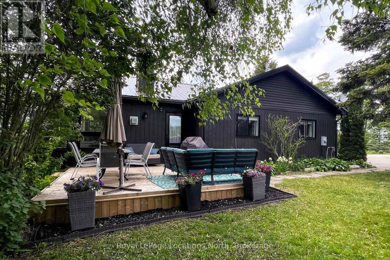 26106 EUPHRASIA ST. VINCENT TOWNLINE