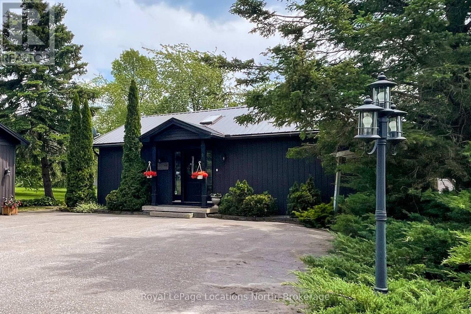 26106 EUPHRASIA ST. VINCENT TOWNLINE