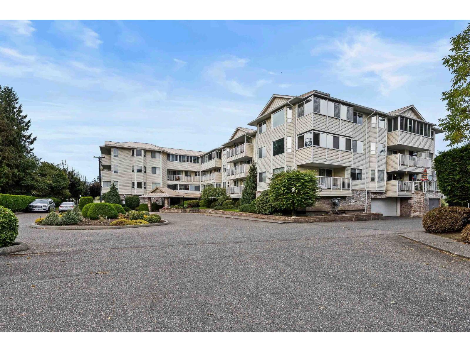 302 8725 ELM DRIVE, Chilliwack Proper South
