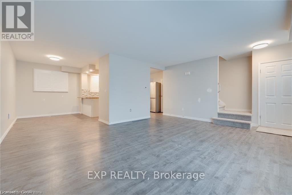 8 - 78 BEE STREET