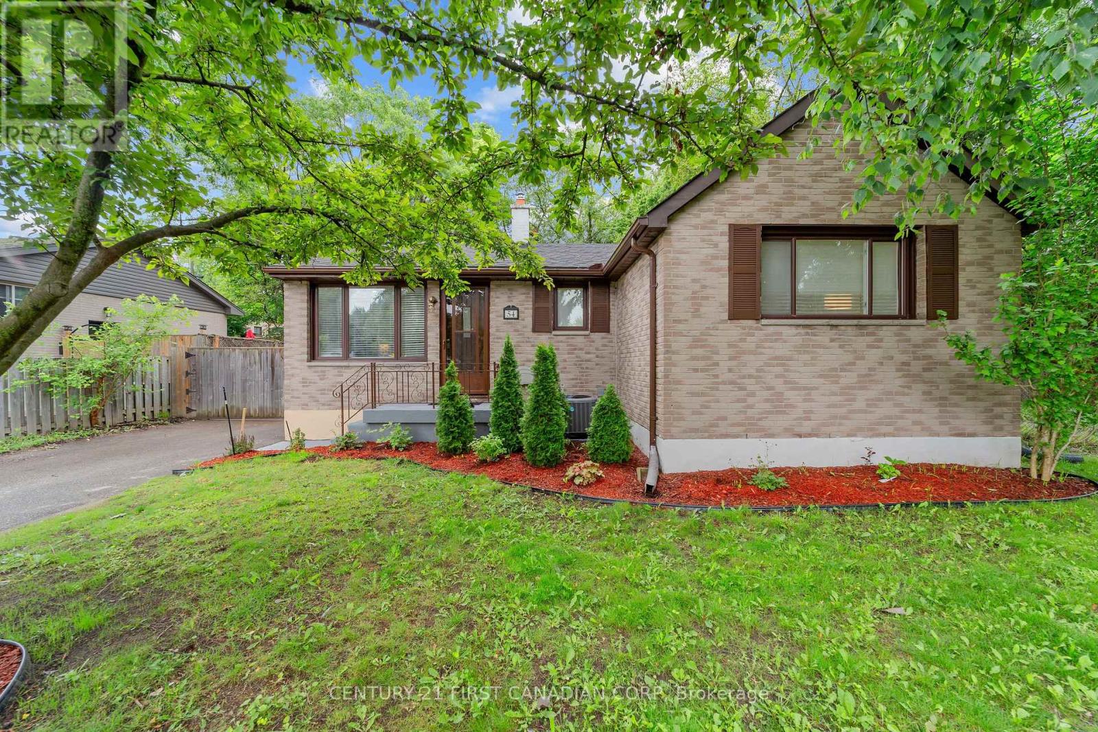 54 MANITOULIN DRIVE