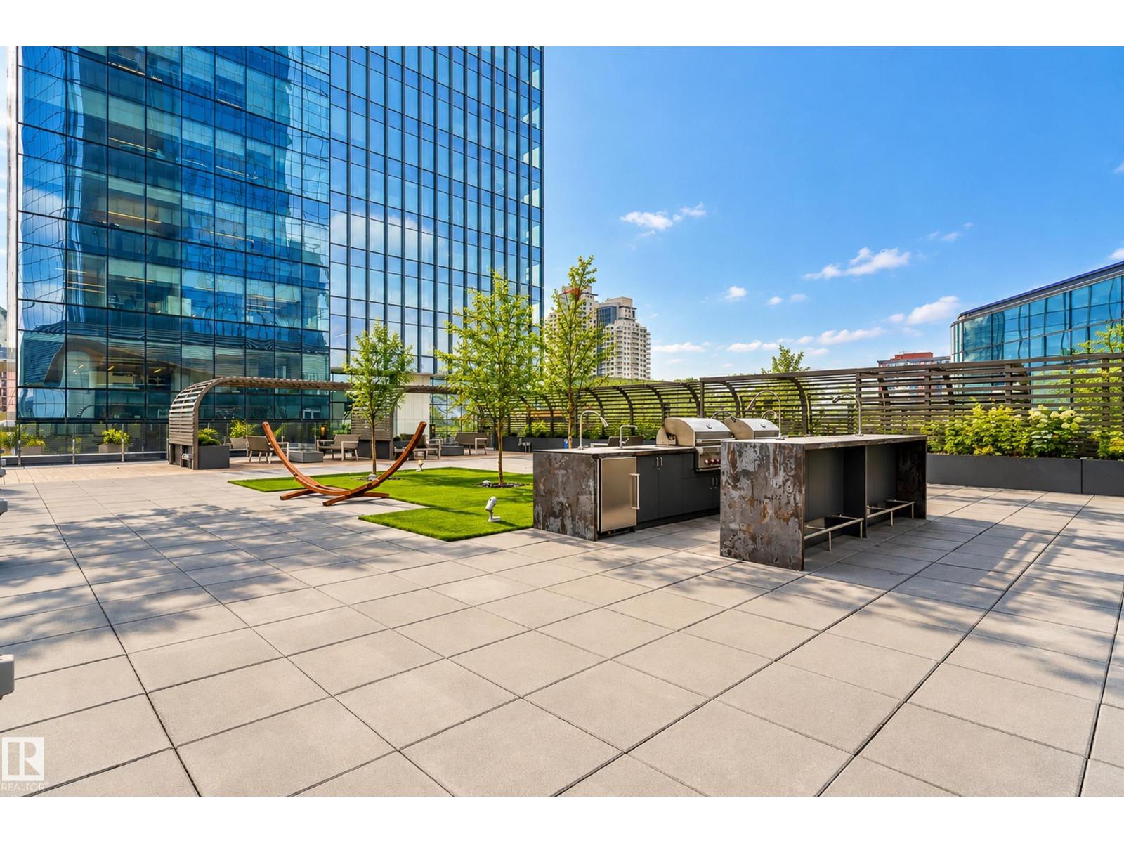 #4206 10360 102 ST NW