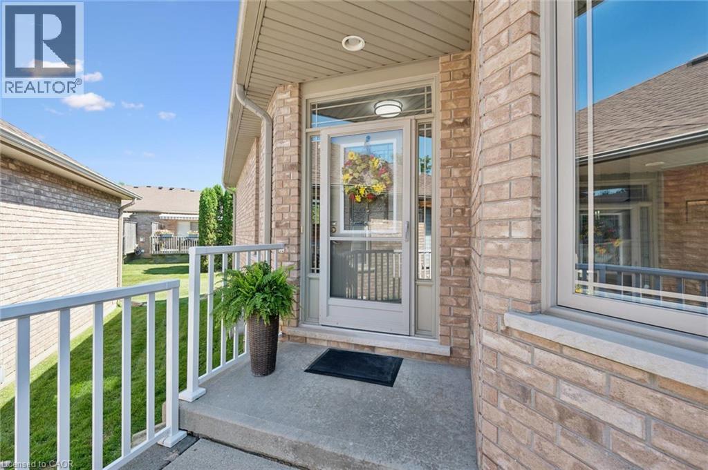 20 ISHERWOOD Avenue Unit# 118
