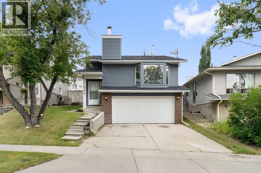 229 Macewan Glen Drive NW