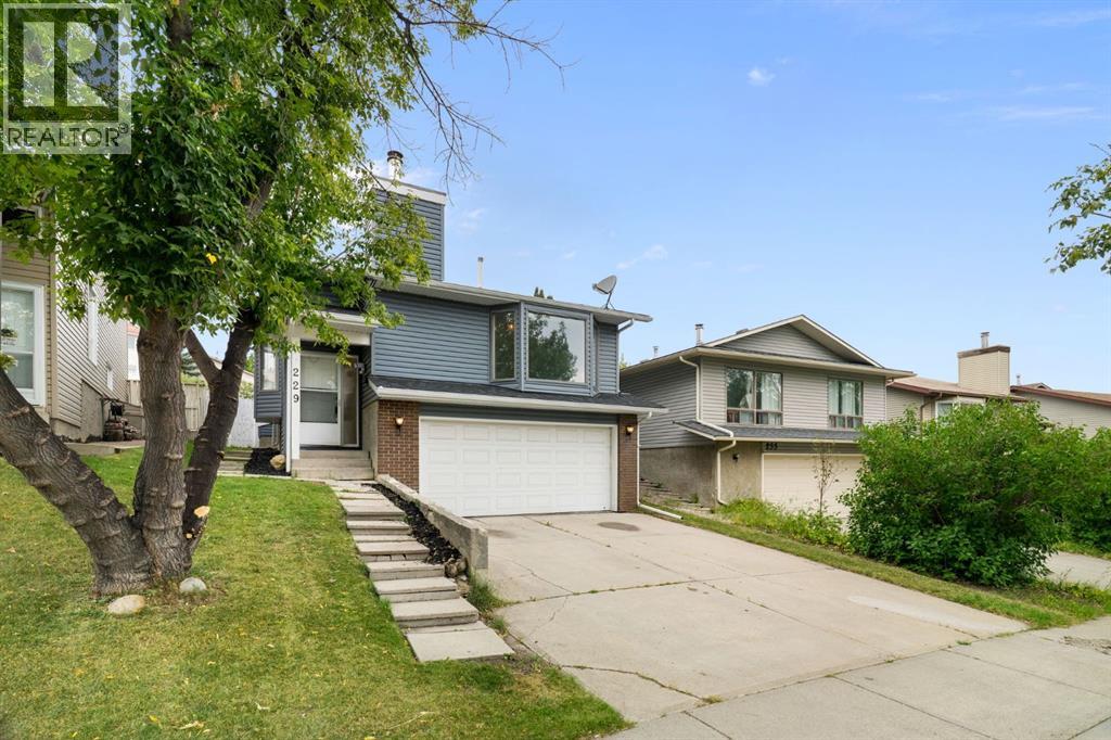 229 Macewan Glen Drive NW