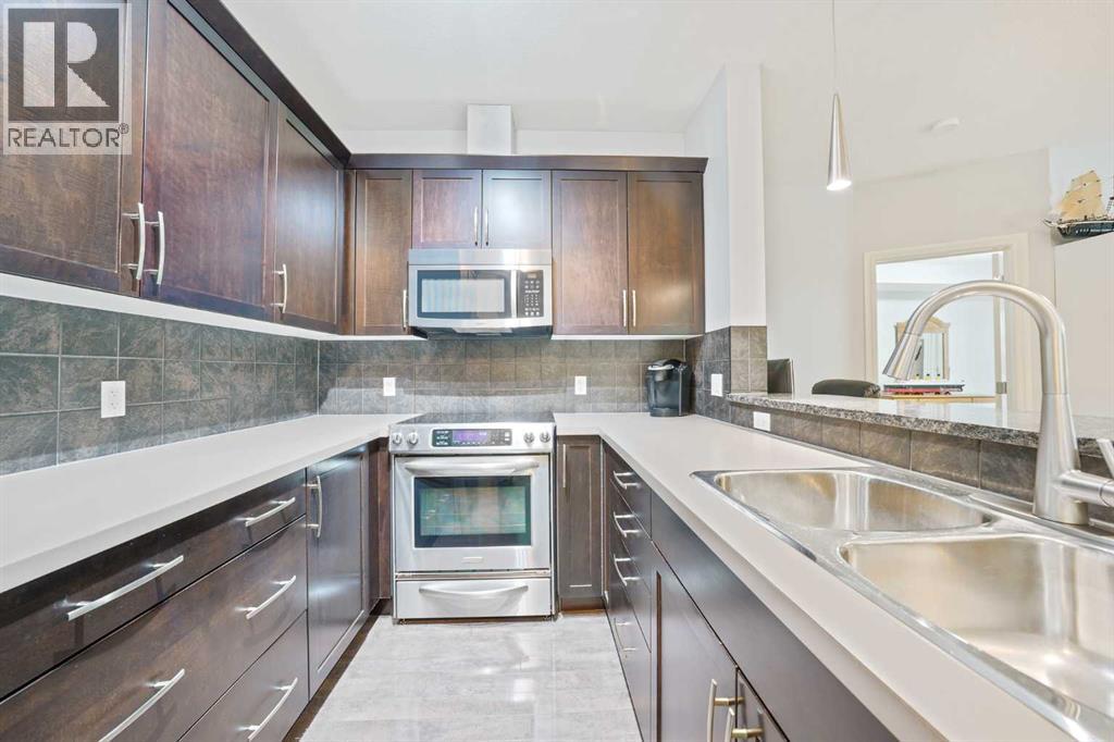 3104, 15 Sunset Square
