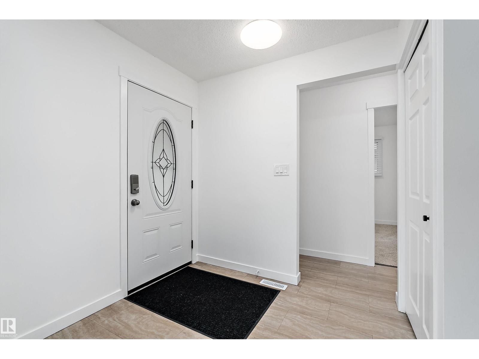 8612 30 AV NW NW