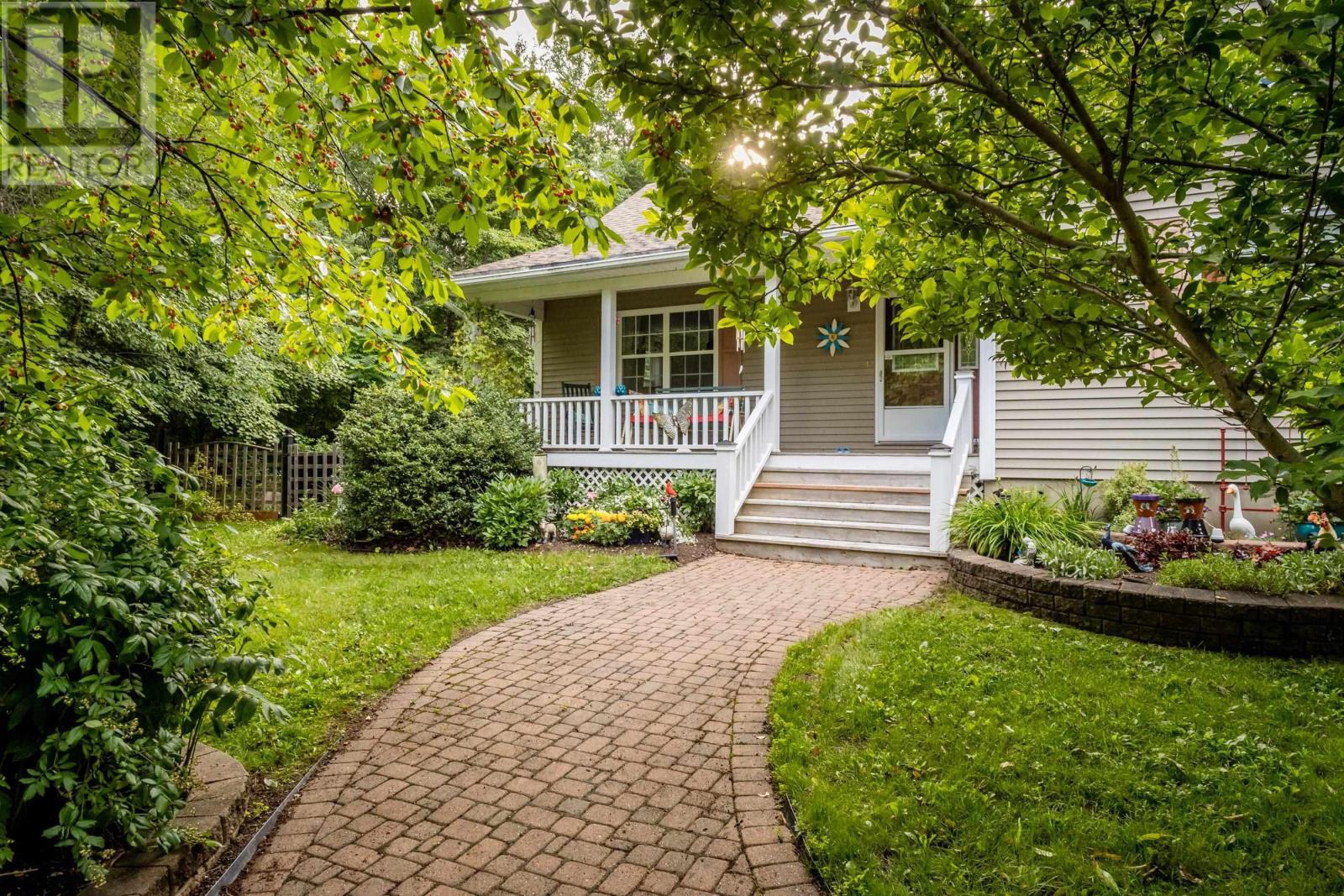 138 South Street - Photo 3