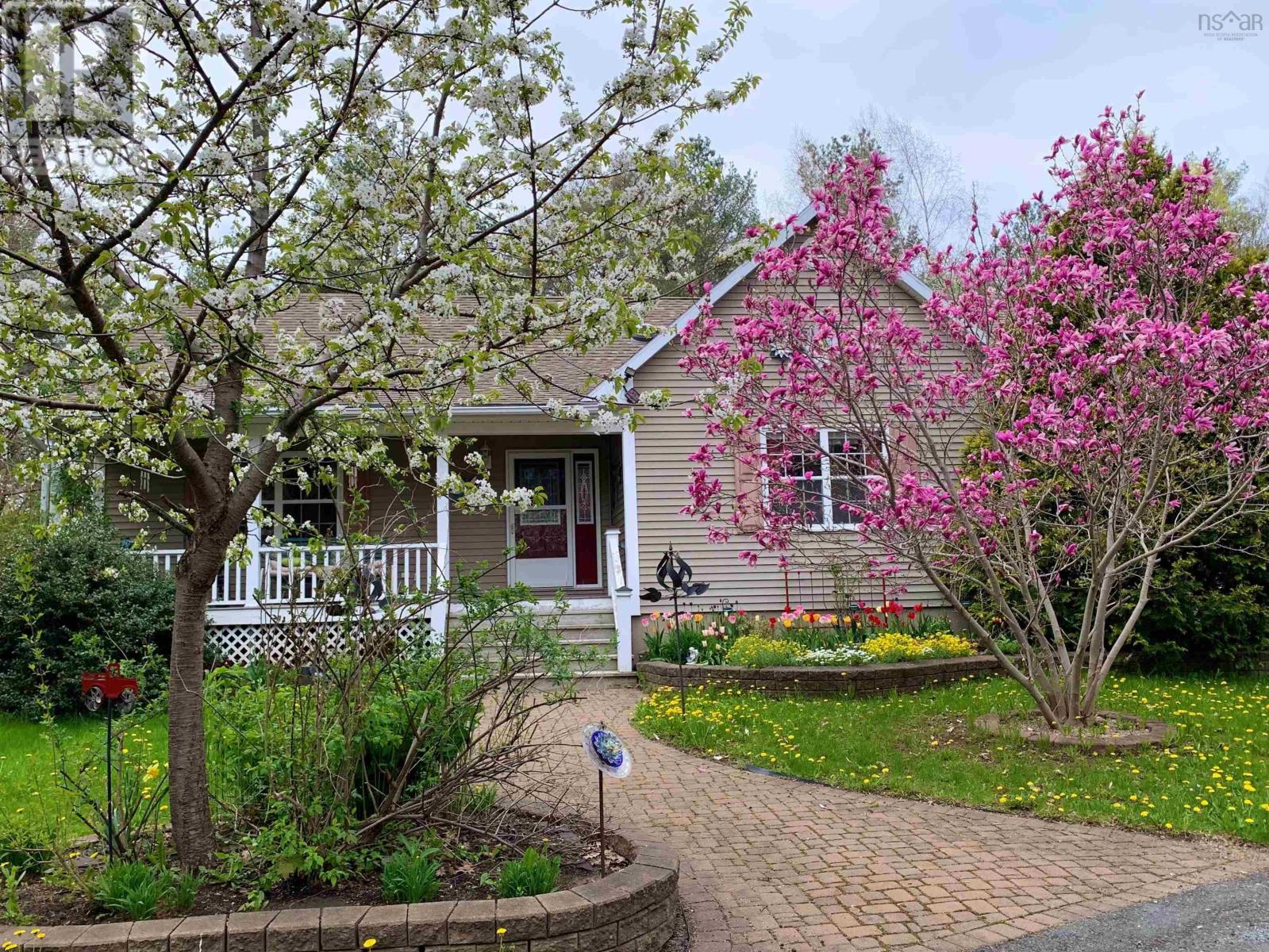 138 South Street - Photo 2