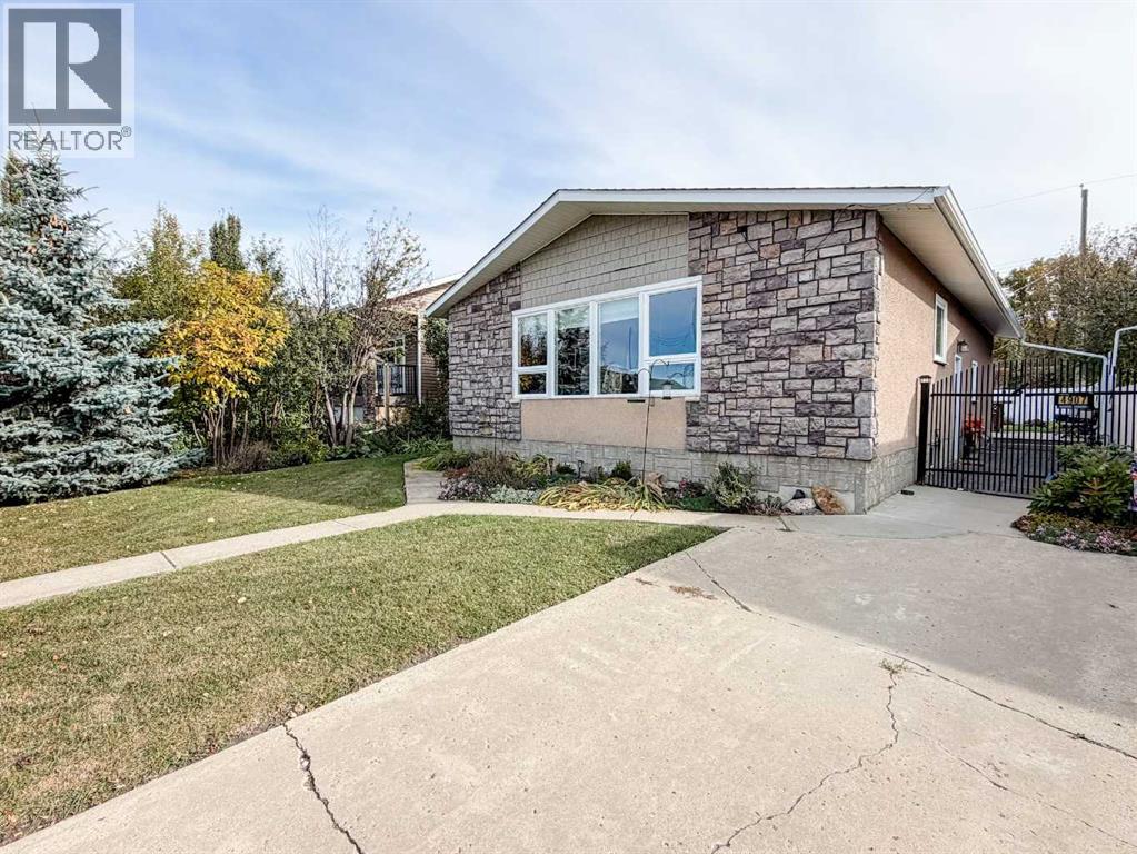 4907 54 STREET, STETTLER, AB T4K 1A9 - Image 3039131181.jpeg?d=l