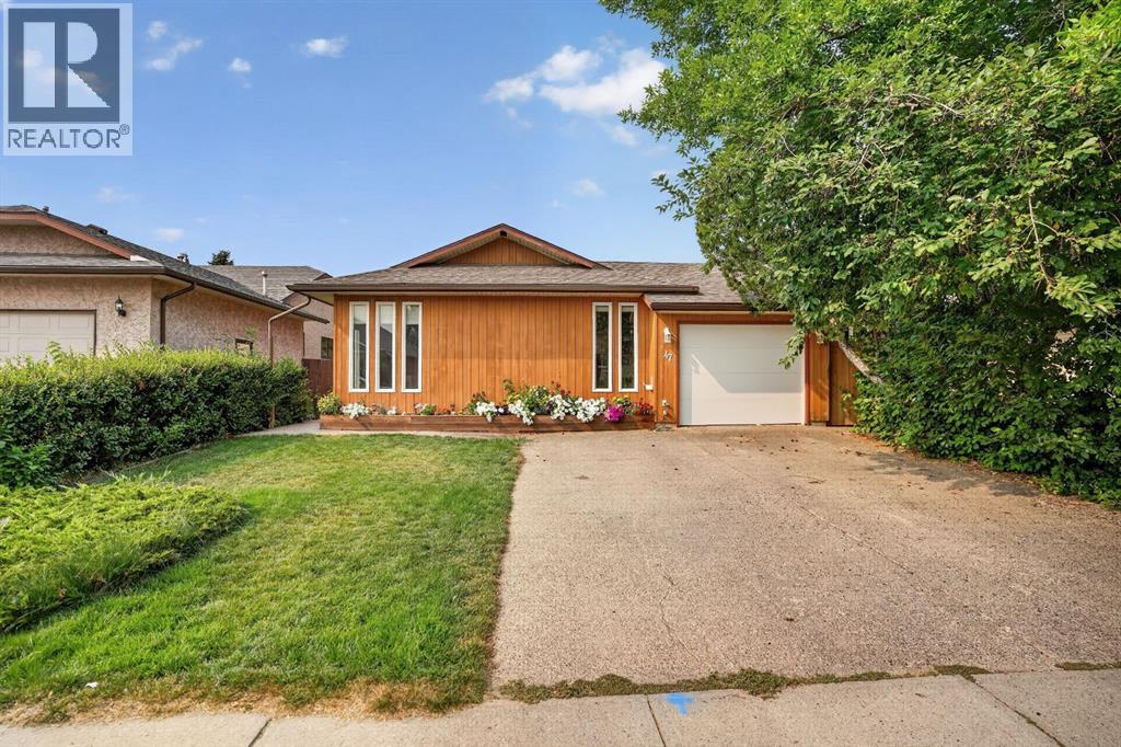 47 Wildwood Crescent W