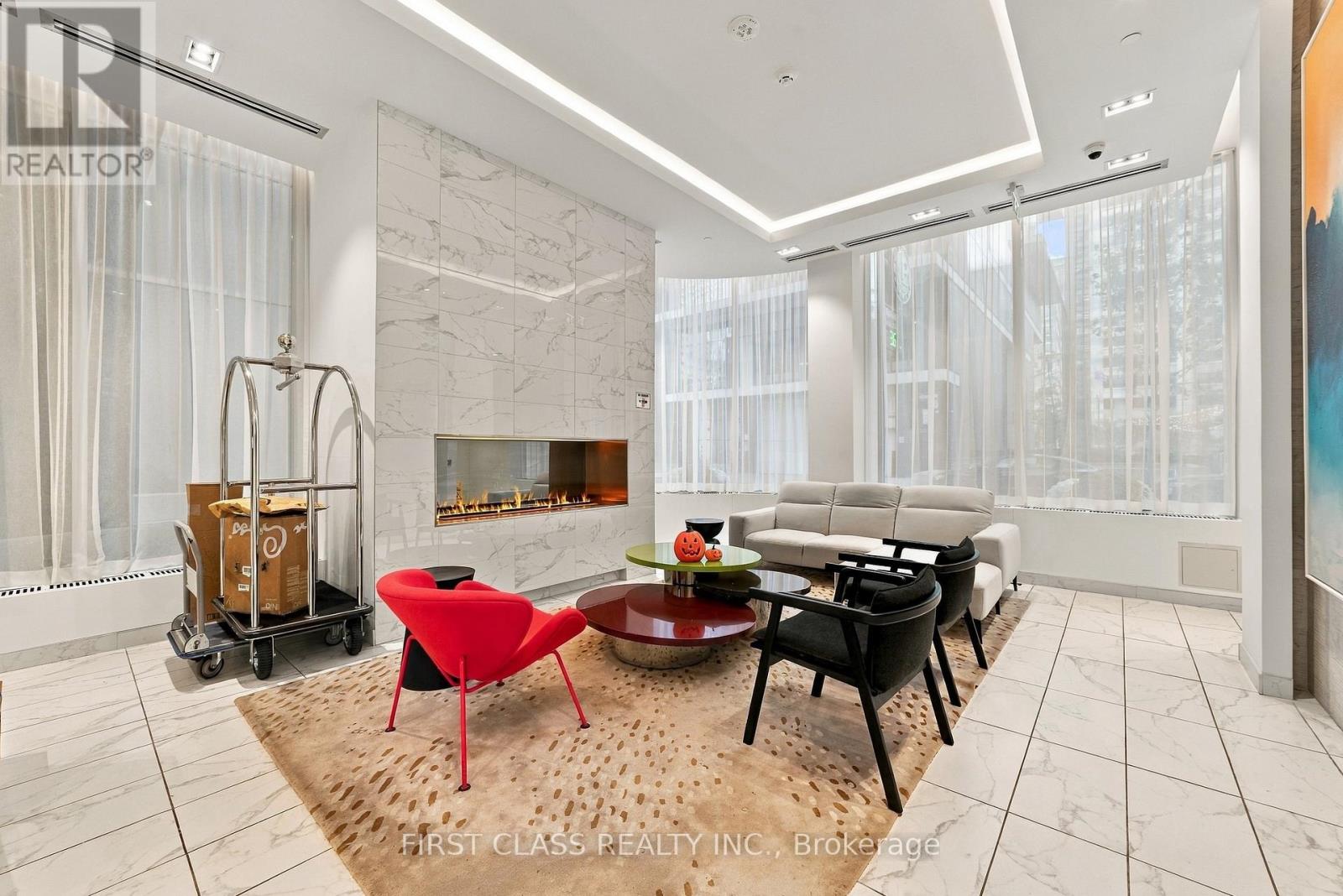 401 - 238 SIMCOE STREET
