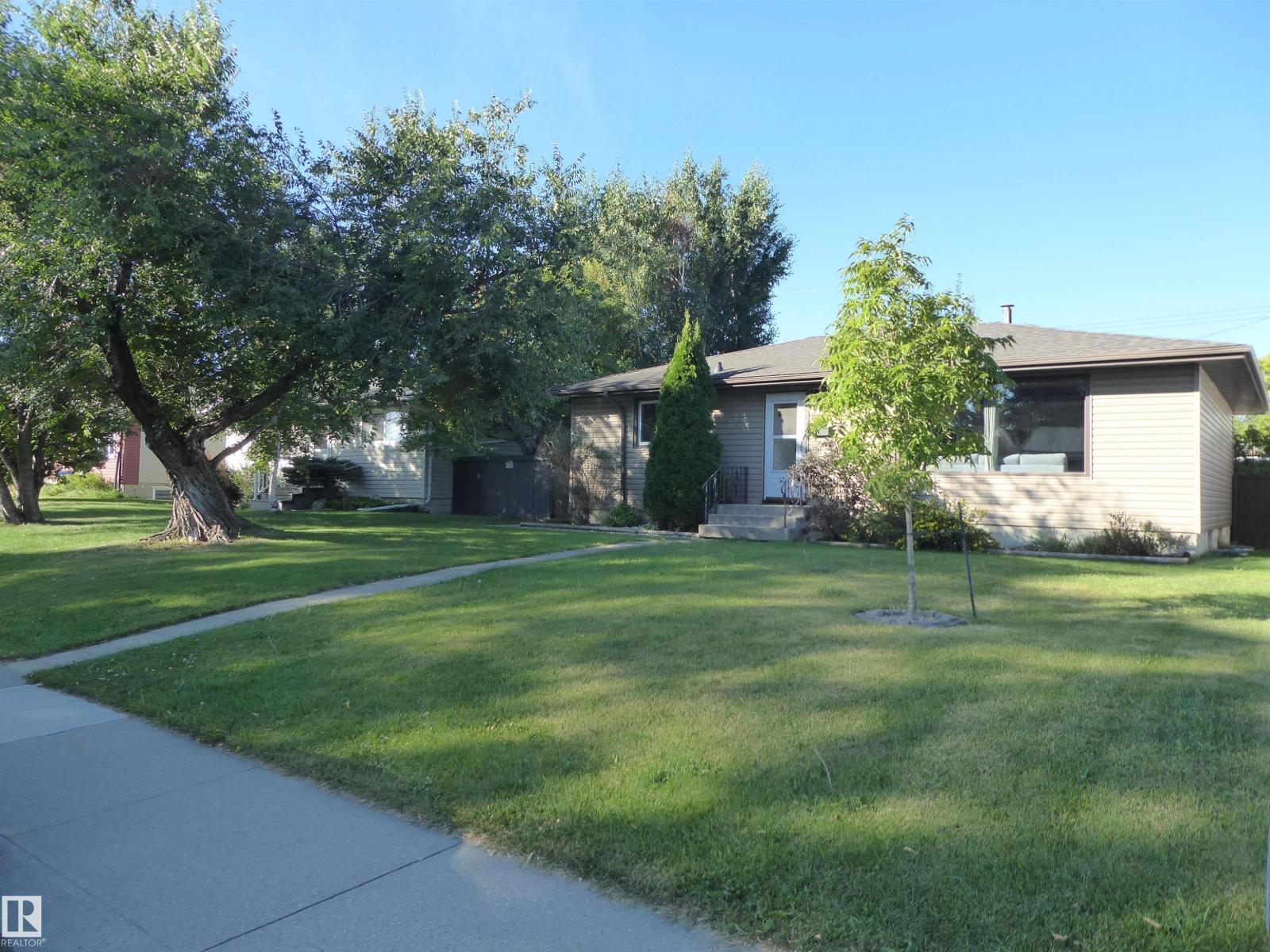8104 162 ST NW