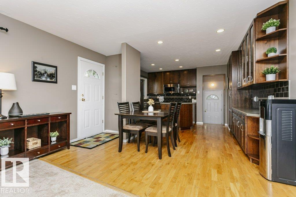 8104 162 ST NW