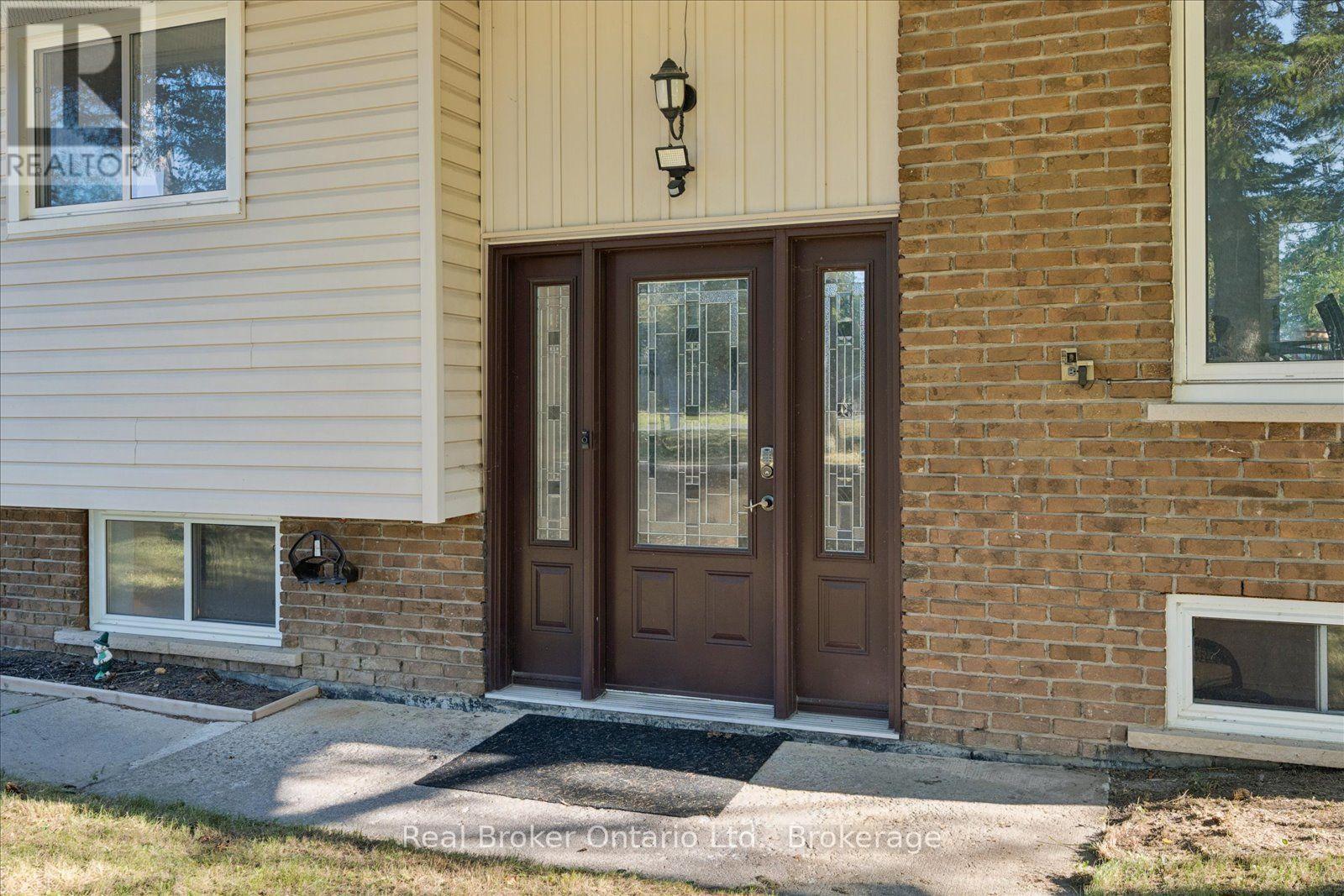 210 PATRICIA CRESCENT